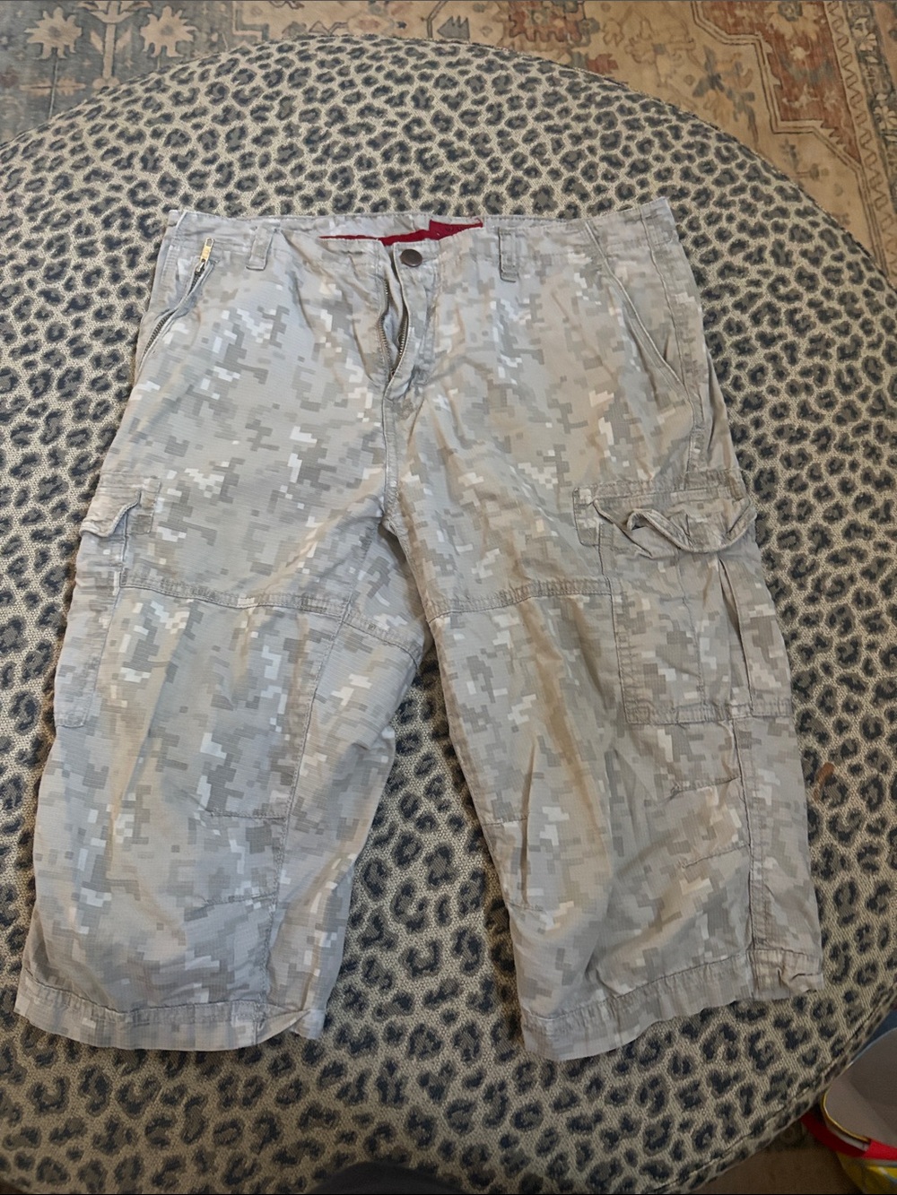 Alfani Men's Light Gray Digital Camo Cargo Shorts